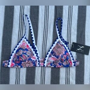 2/$20 ❤️ NWT BikinX Floral Bikini Top Small
